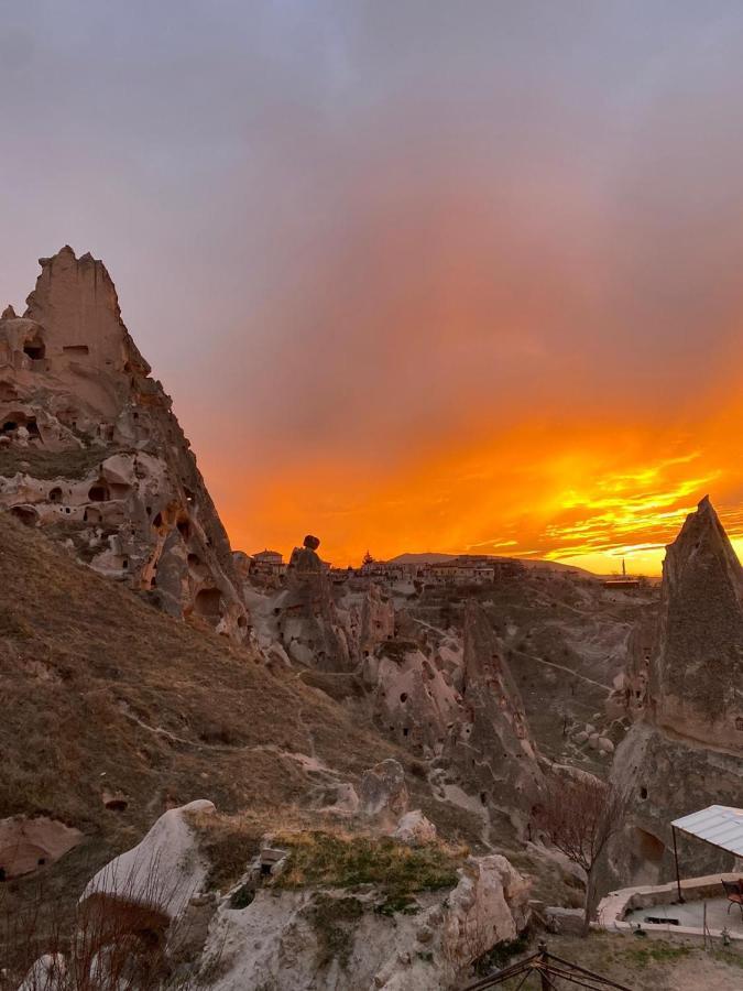 Anatelein Cave Hotel Ючхисар Екстериор снимка