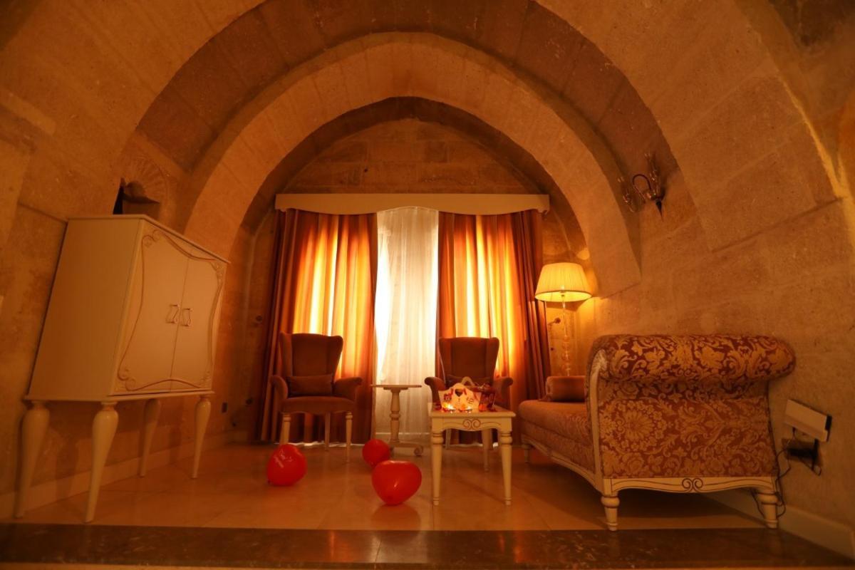 Anatelein Cave Hotel Ючхисар Екстериор снимка