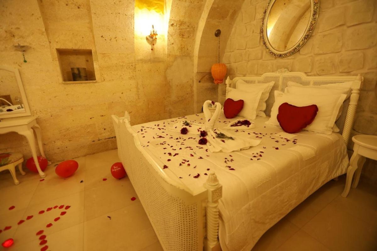Anatelein Cave Hotel Ючхисар Екстериор снимка