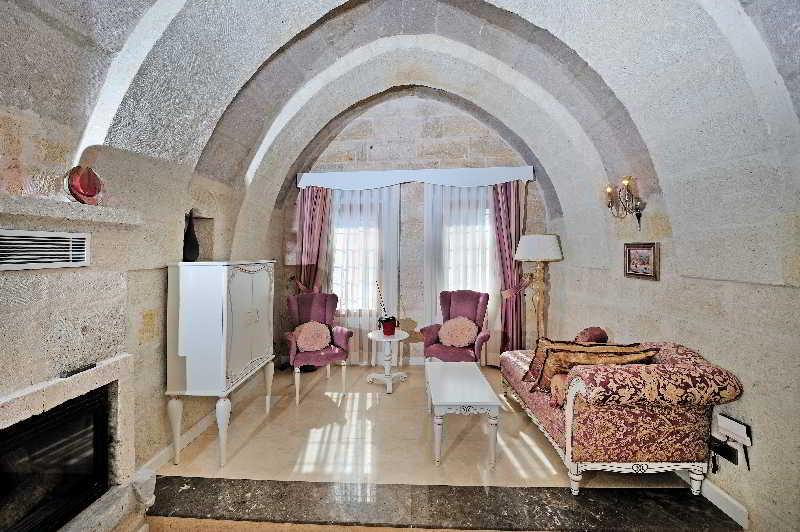 Anatelein Cave Hotel Ючхисар Екстериор снимка