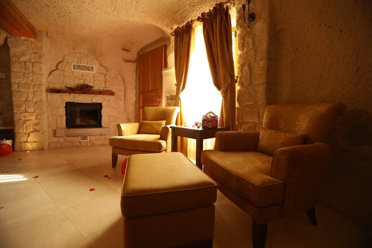 Anatelein Cave Hotel Ючхисар Екстериор снимка