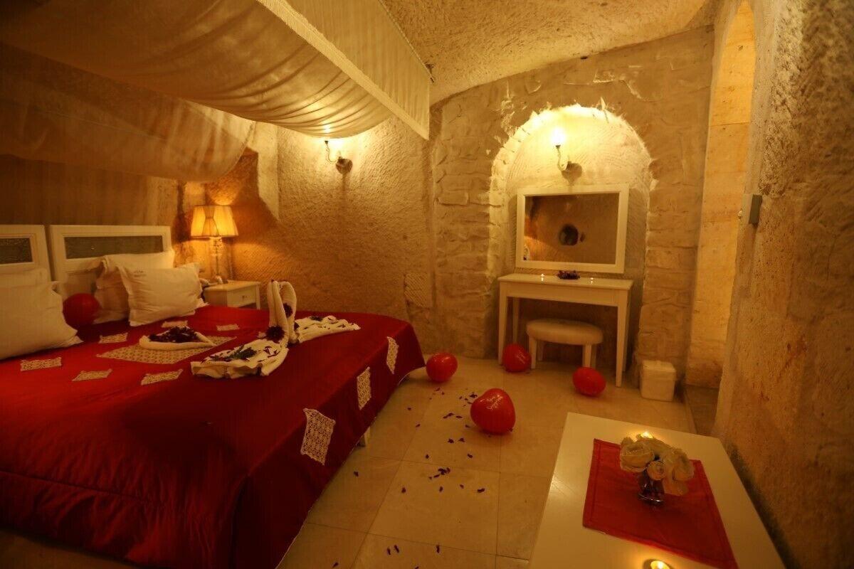 Anatelein Cave Hotel Ючхисар Екстериор снимка