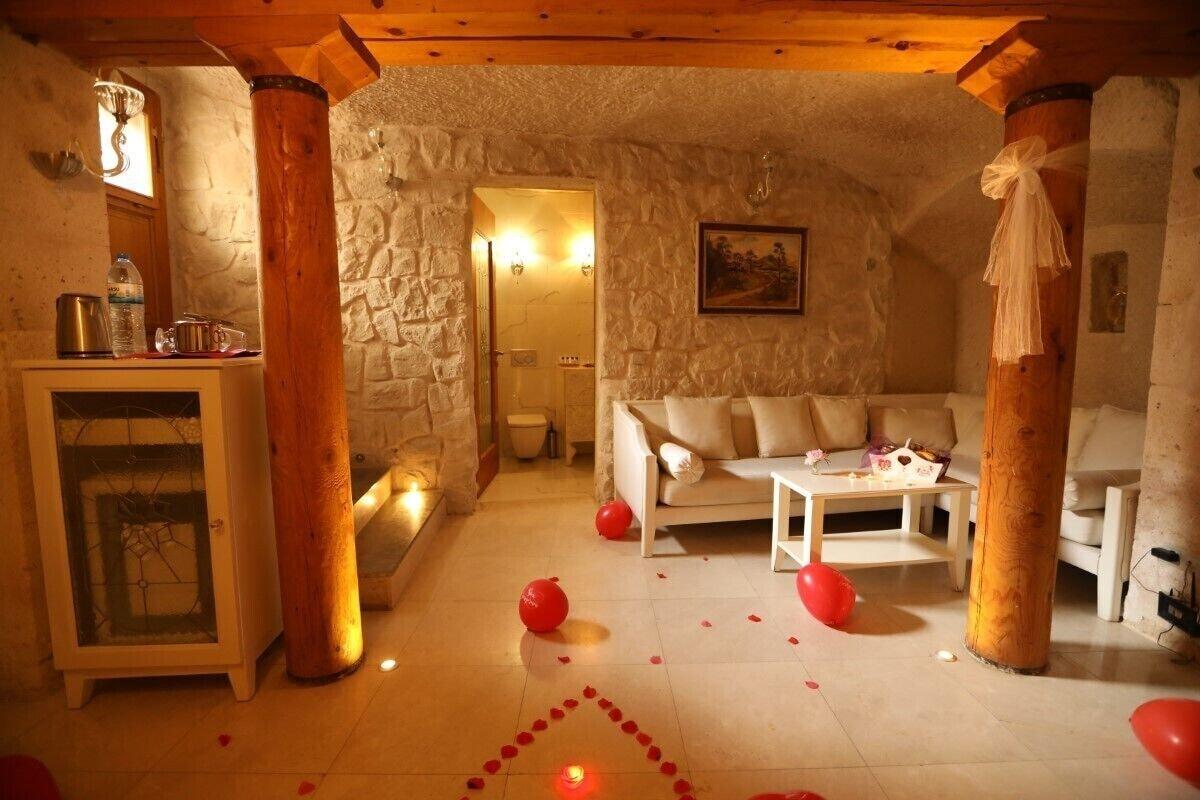 Anatelein Cave Hotel Ючхисар Екстериор снимка