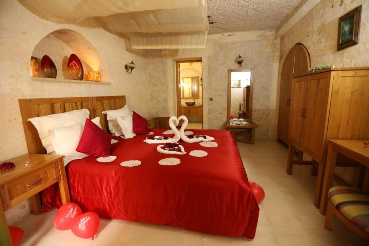 Anatelein Cave Hotel Ючхисар Стая снимка