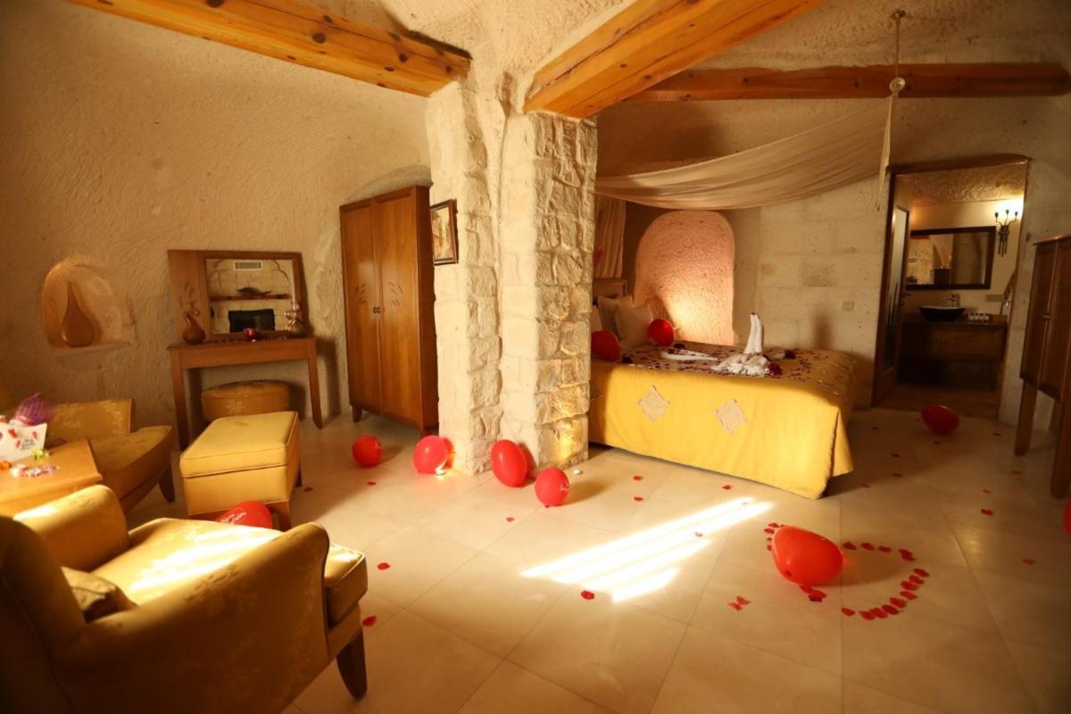 Anatelein Cave Hotel Ючхисар Стая снимка