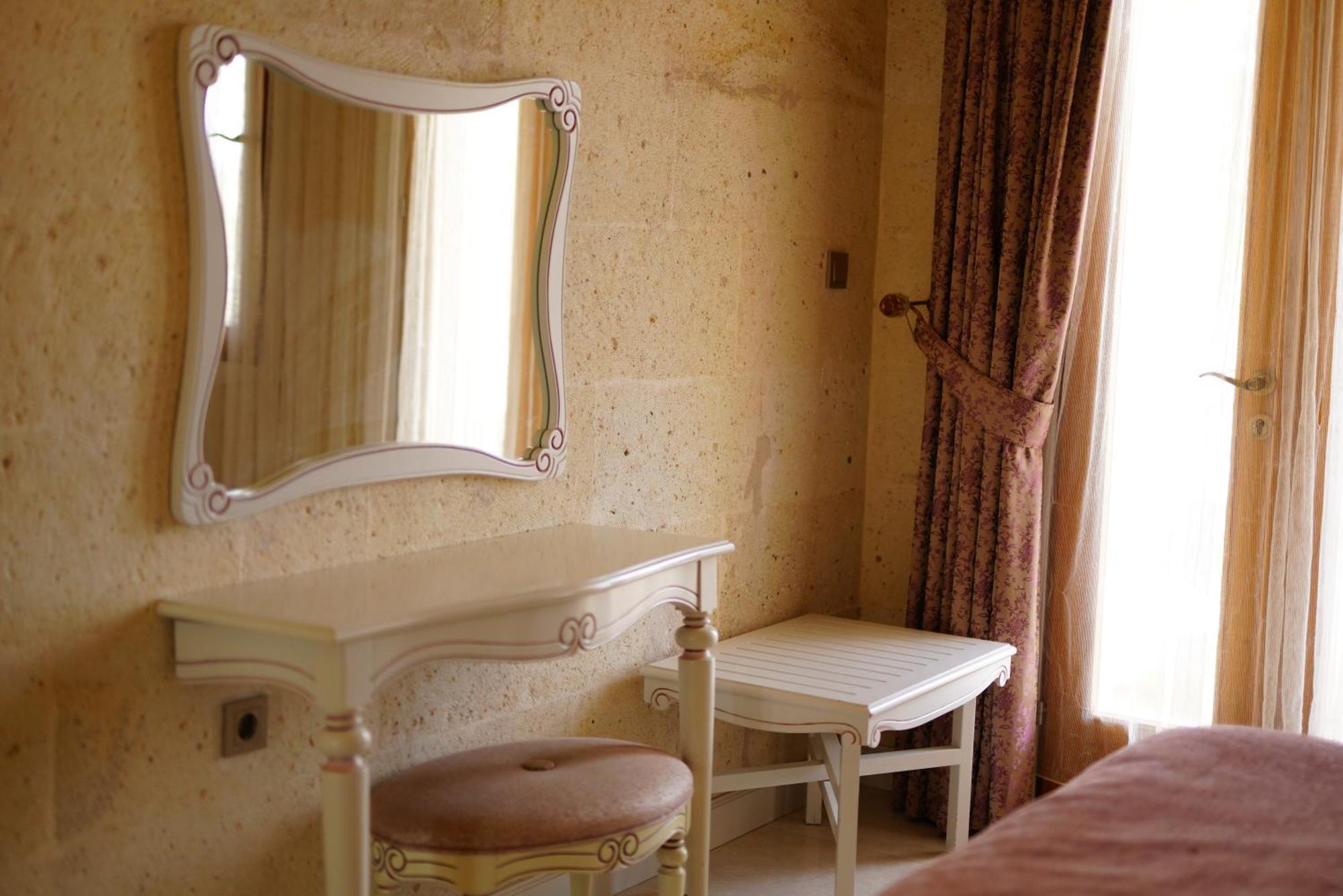Anatelein Cave Hotel Ючхисар Екстериор снимка
