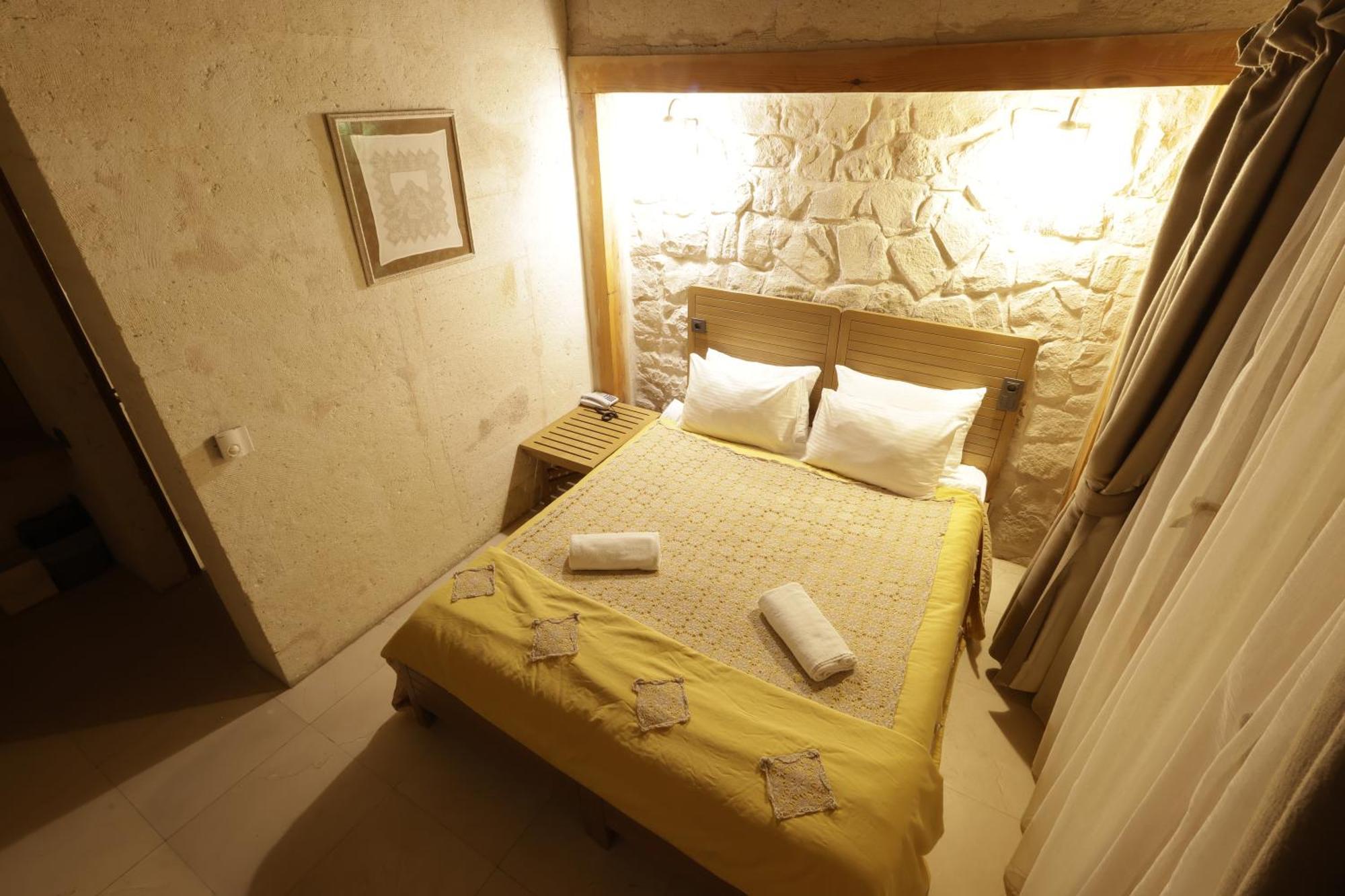 Anatelein Cave Hotel Ючхисар Екстериор снимка