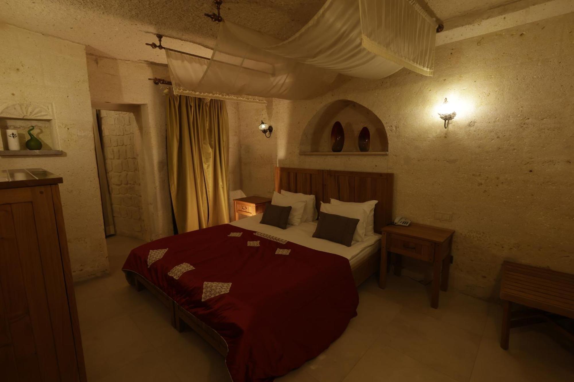 Anatelein Cave Hotel Ючхисар Екстериор снимка