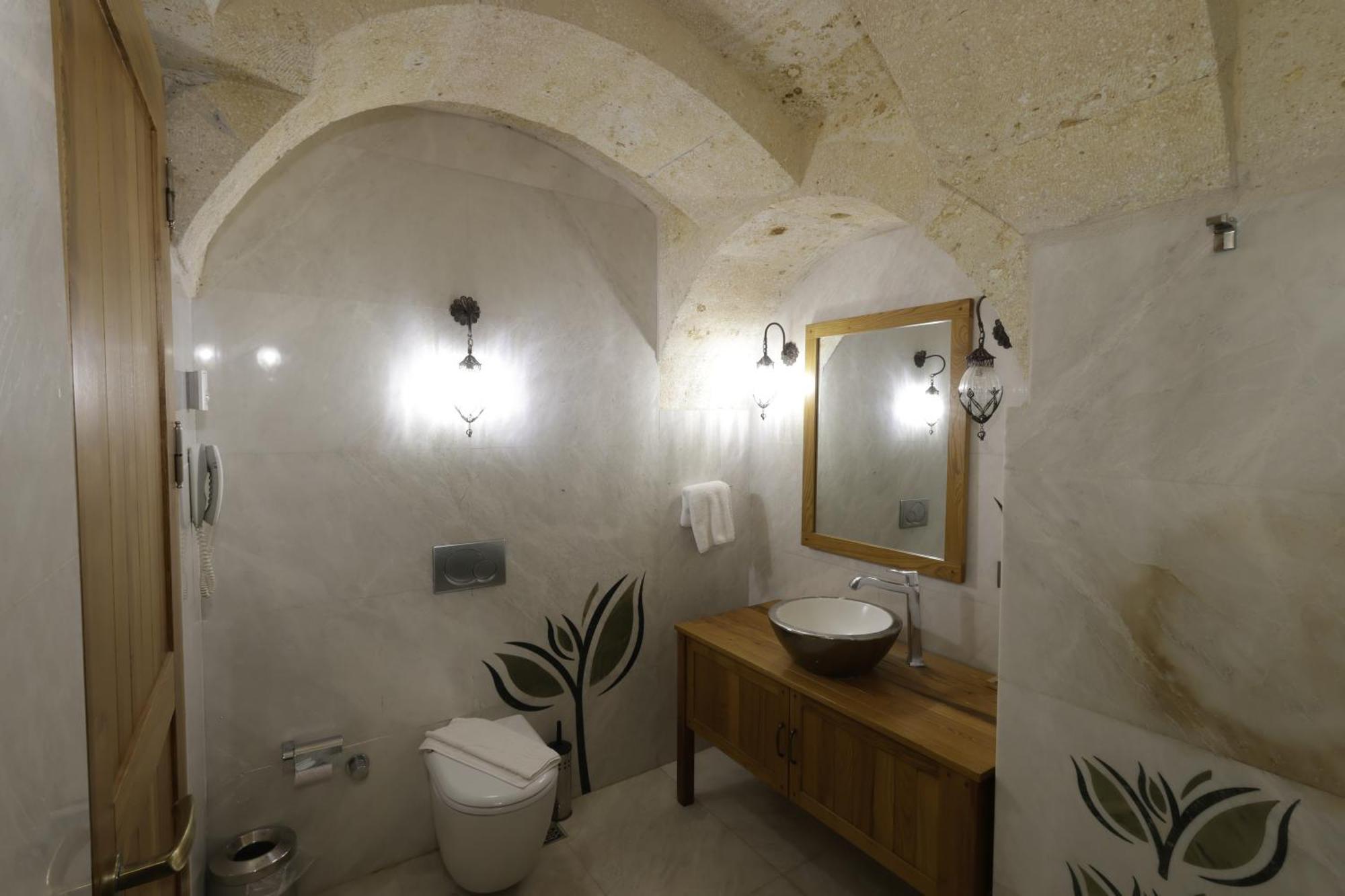 Anatelein Cave Hotel Ючхисар Екстериор снимка