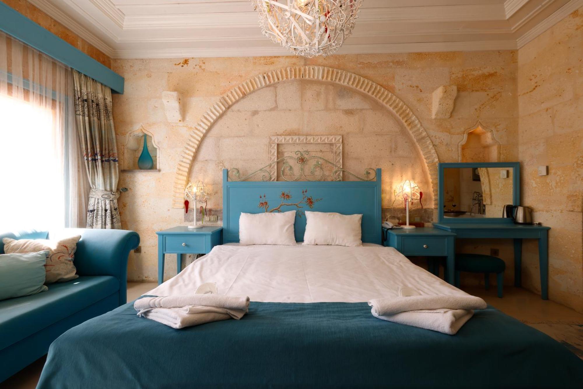 Anatelein Cave Hotel Ючхисар Екстериор снимка