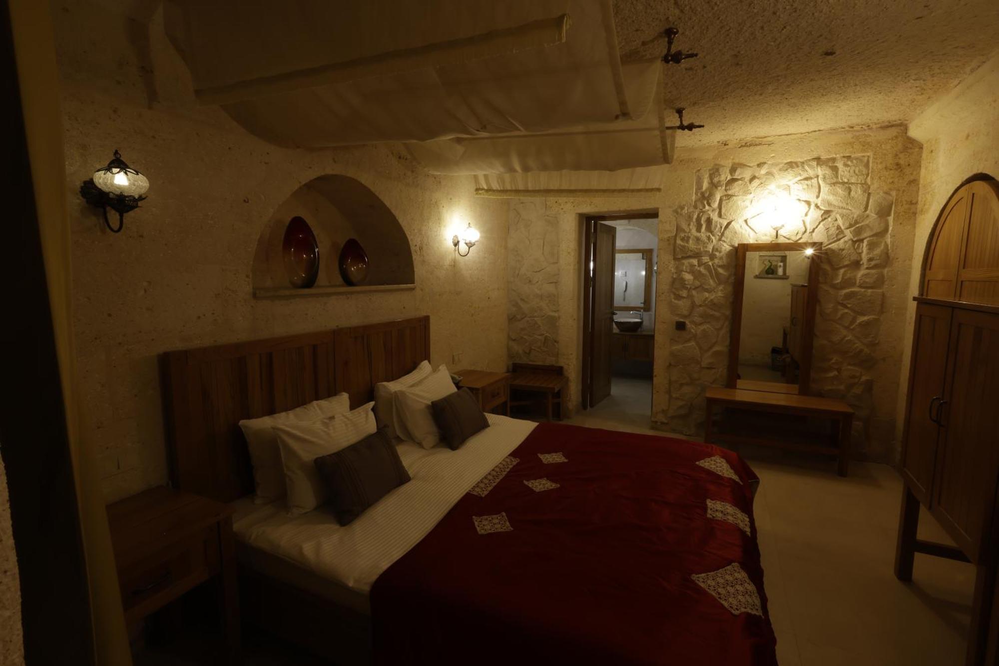 Anatelein Cave Hotel Ючхисар Екстериор снимка