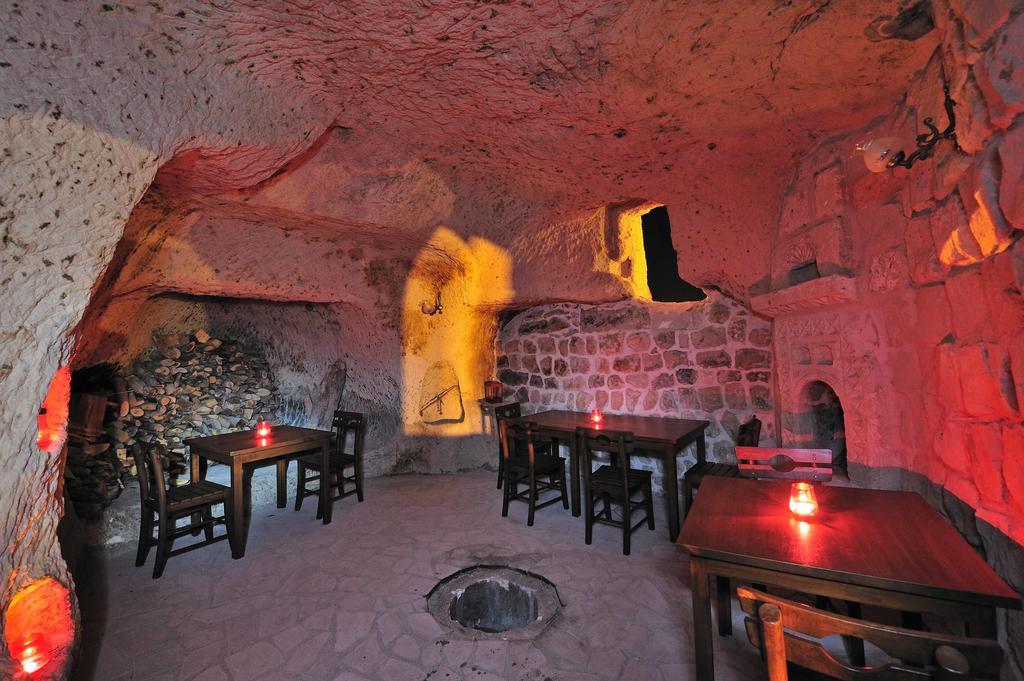 Anatelein Cave Hotel Ючхисар Екстериор снимка